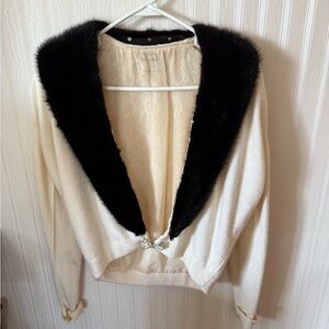 Cream V-Neck Sweater with Black Faux-Fur Collar